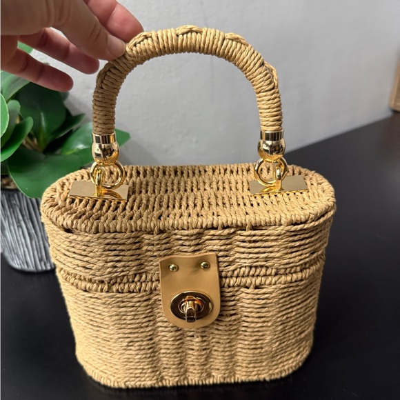 Commense Elegant Tan Woven Handbag - Picture 2 of 10
